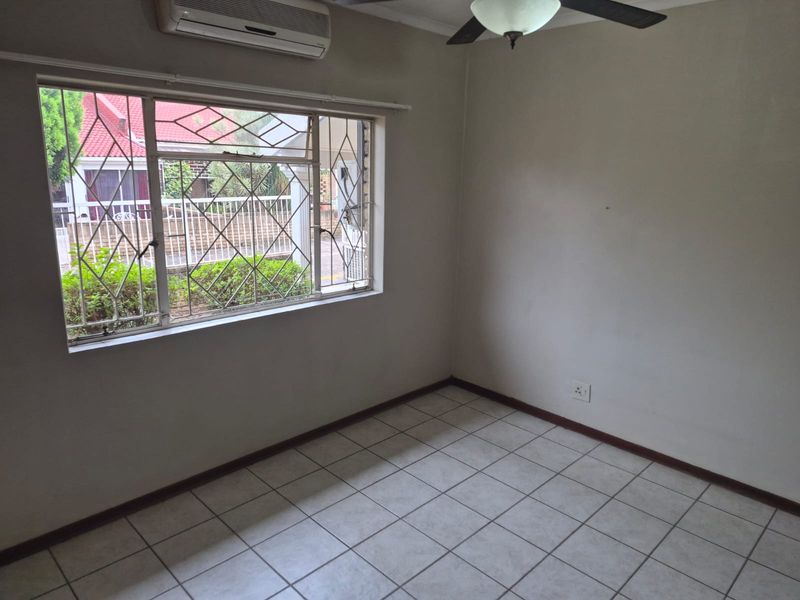 Apartment Rental Monthly In Rustenburg - Photo 10