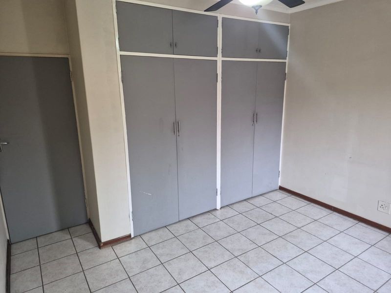 Apartment Rental Monthly In Rustenburg - Photo 9