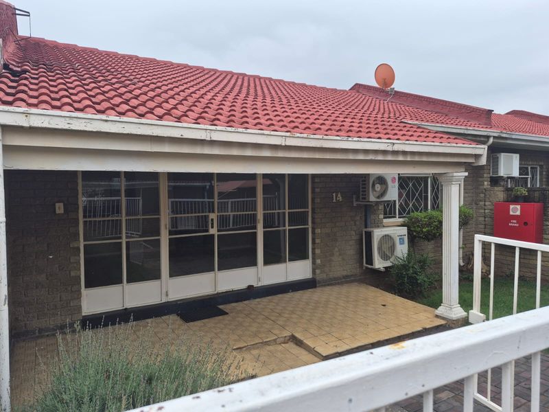 Apartment Rental Monthly In Rustenburg - Photo 3