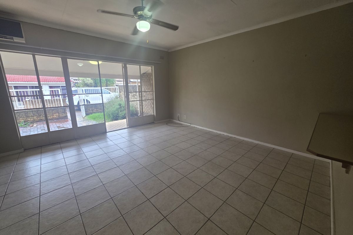 Townhouse For Sale In Rustenburg - Photo 4