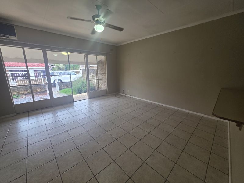 Townhouse For Sale In Rustenburg - Photo 4