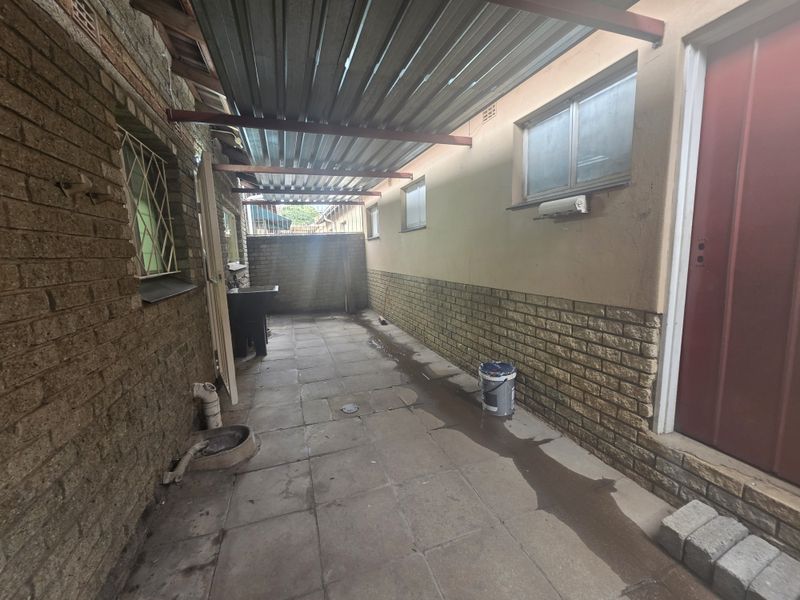 Townhouse For Sale In Rustenburg - Photo 9