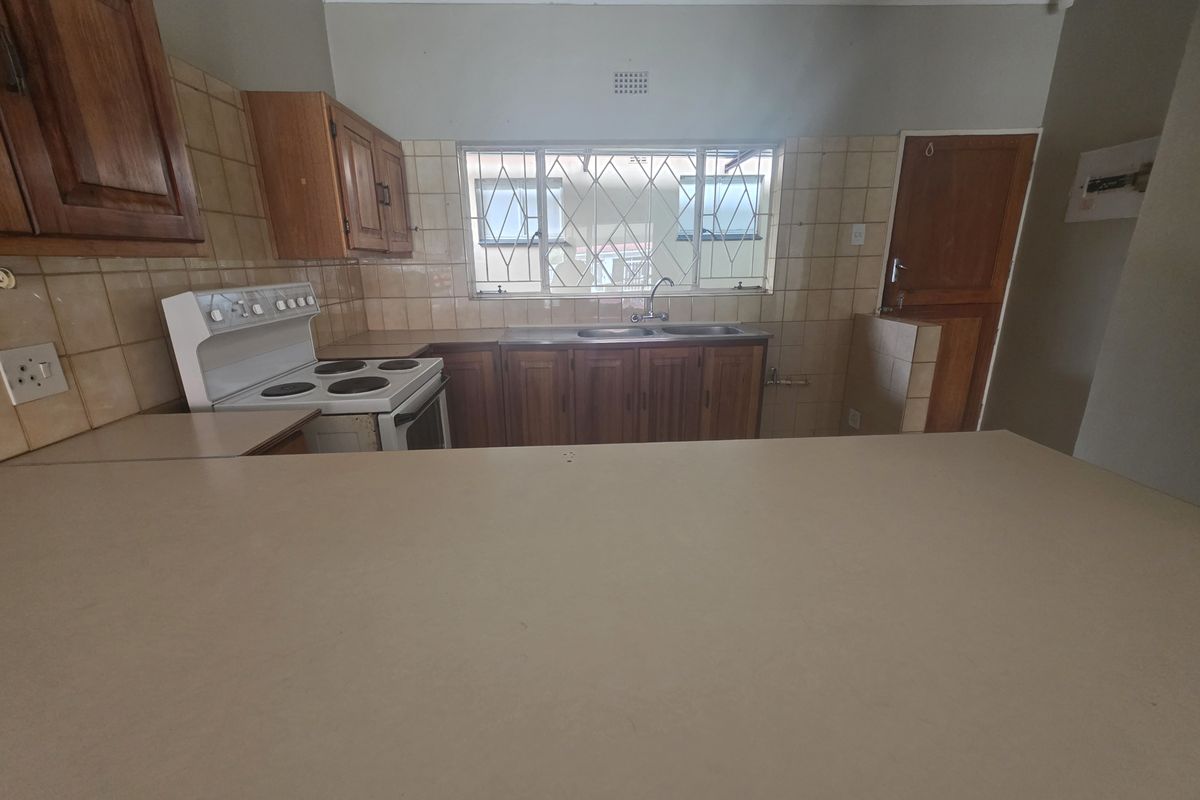 Townhouse For Sale In Rustenburg - Photo 3