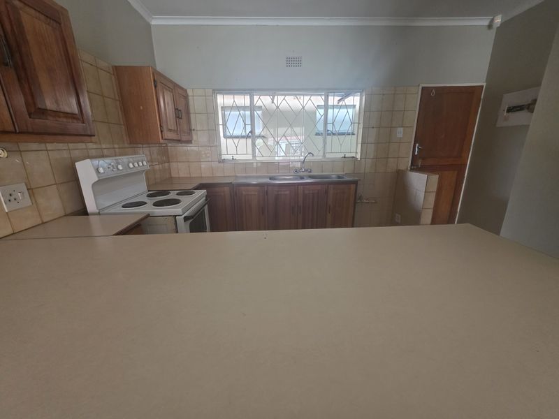 Townhouse For Sale In Rustenburg - Photo 3