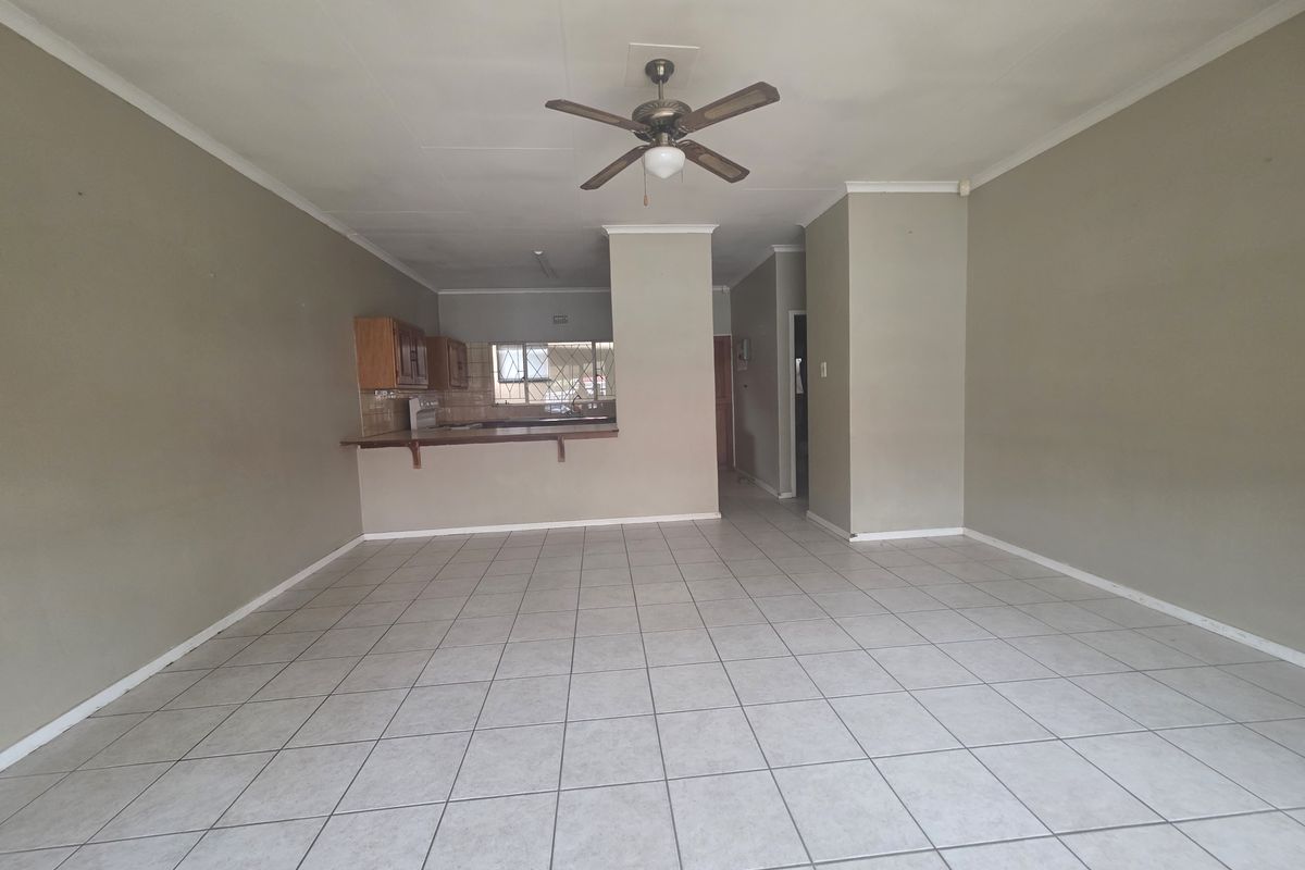 Townhouse For Sale In Rustenburg - Photo 2