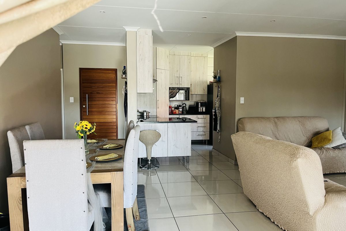 Modern Comfort & Space - Photo 5