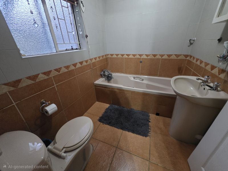 Four Bedroom Family home with a flatlet - Photo 9