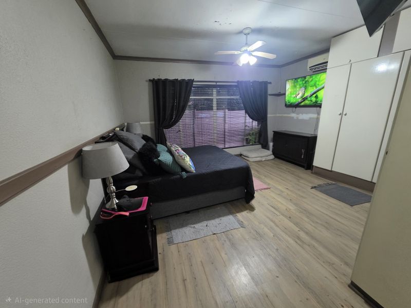 Four Bedroom Family home with a flatlet - Photo 7