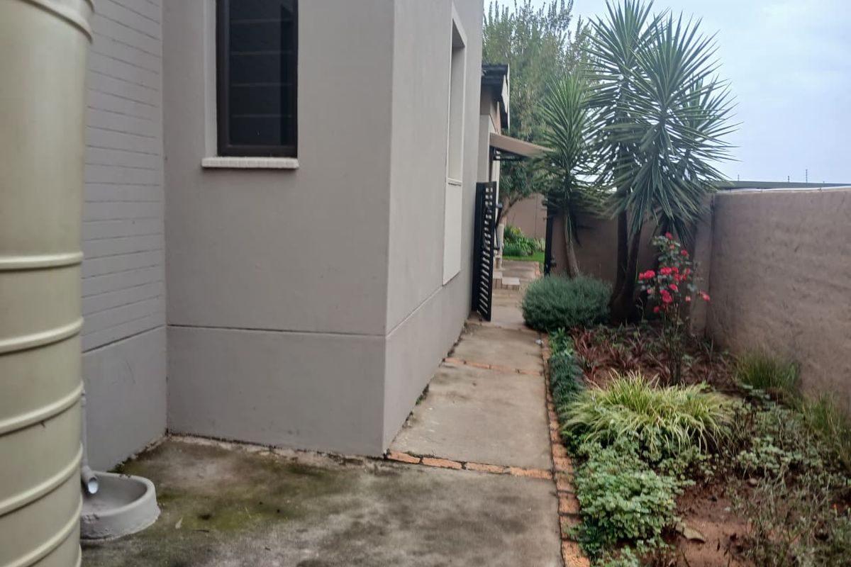 Your modern and charming home awaits, hurry! - Photo 5