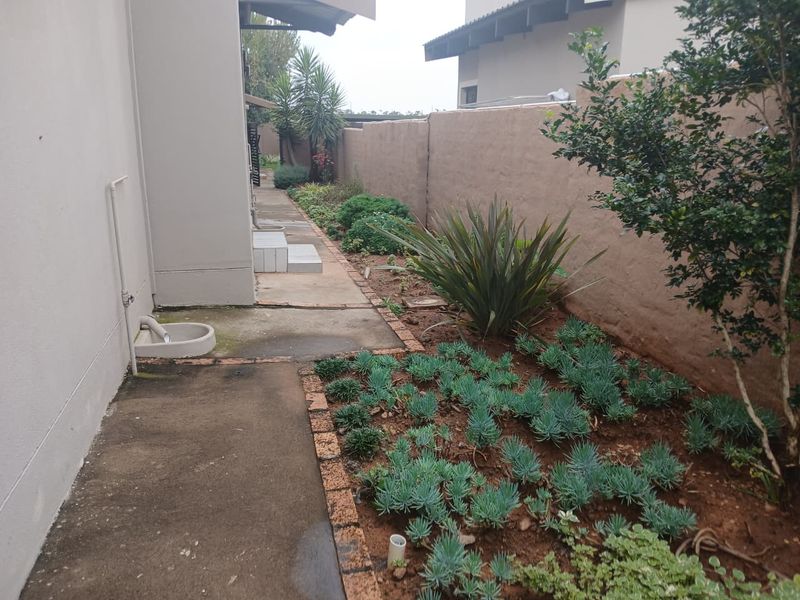 Your modern and charming home awaits, hurry! - Photo 6