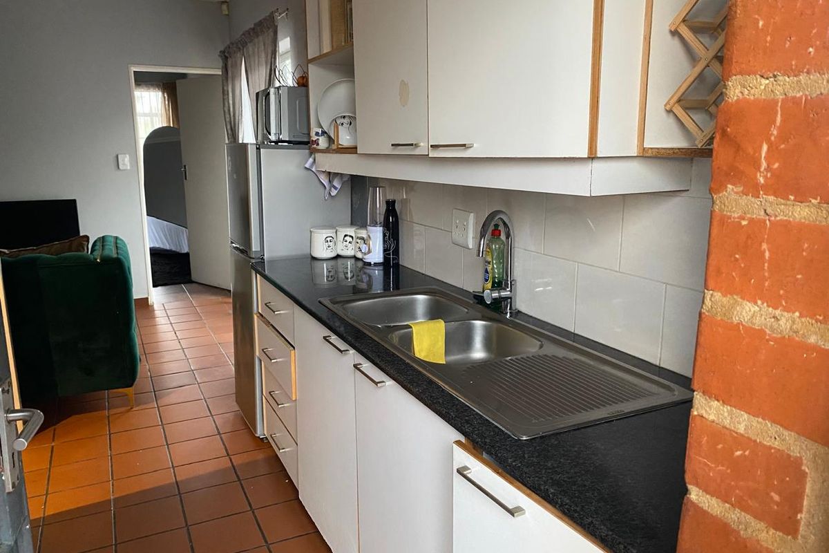 Lock-Up and Gp 1 Bedroom Flat. - Photo 3