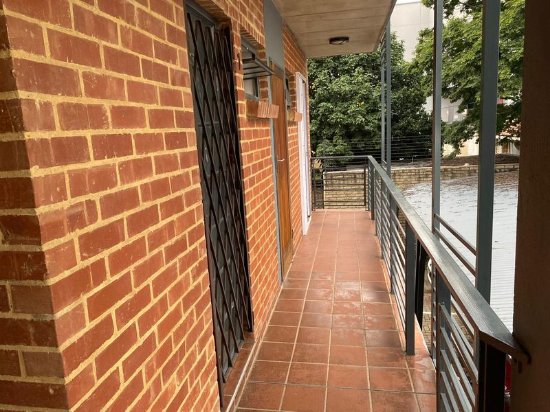 Lock-Up and Gp 1 Bedroom Flat. - Photo 2