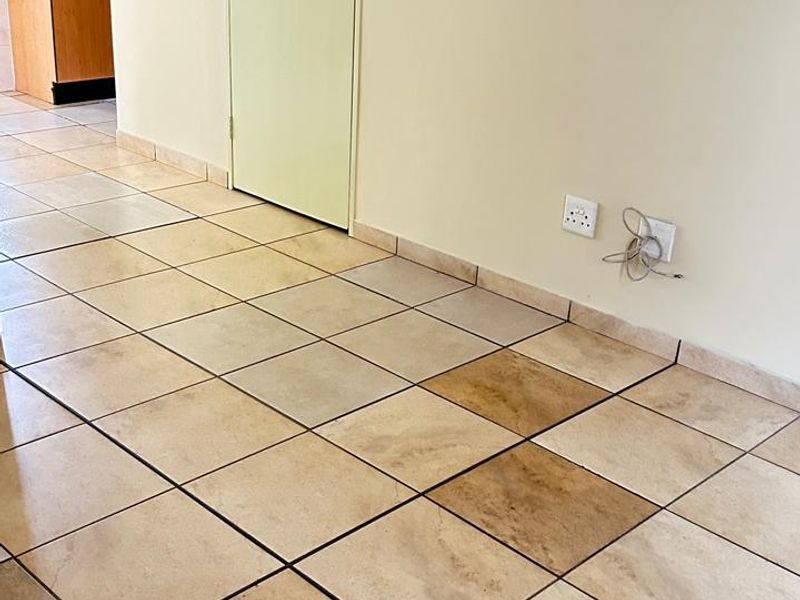 Townhouse Rental Monthly In Rustenburg - Photo 6