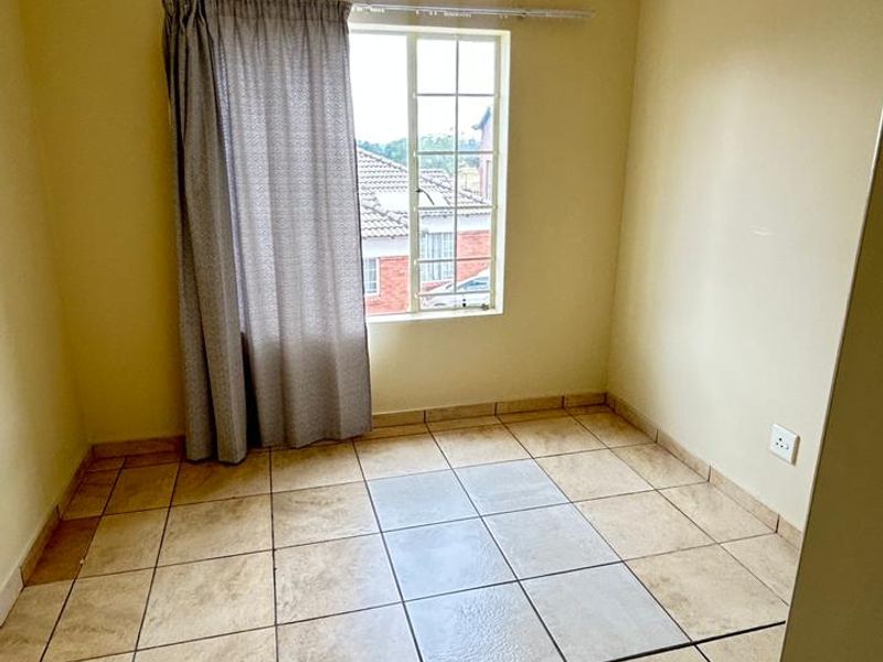 Townhouse Rental Monthly In Rustenburg - Photo 10