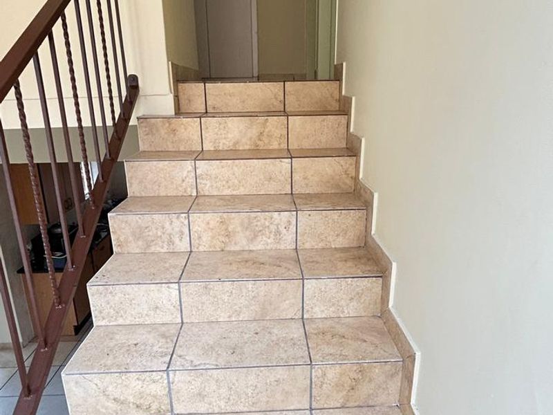 Townhouse Rental Monthly In Rustenburg - Photo 8