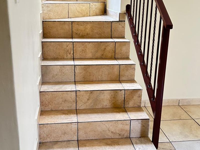 Townhouse Rental Monthly In Rustenburg - Photo 7
