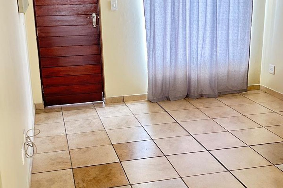 Townhouse Rental Monthly In Rustenburg - Photo 3