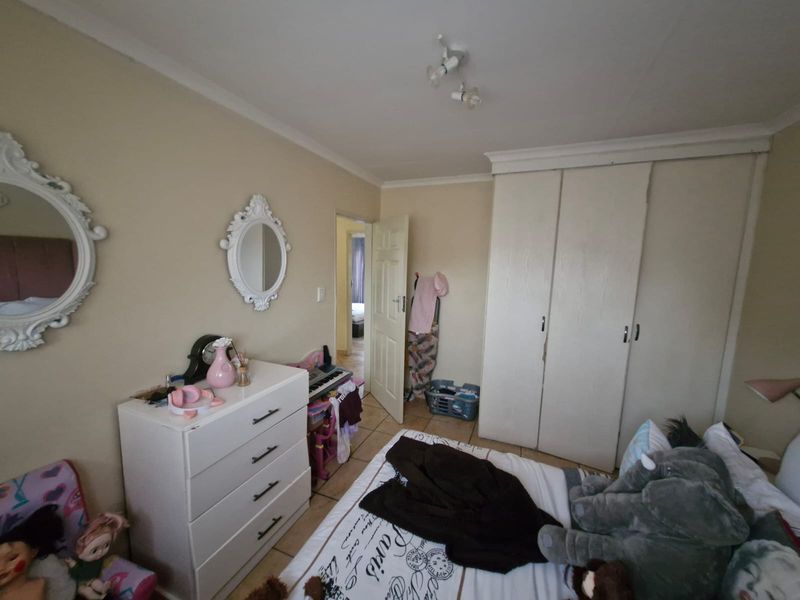 Townhouse Rental Monthly In Rustenburg - Photo 9