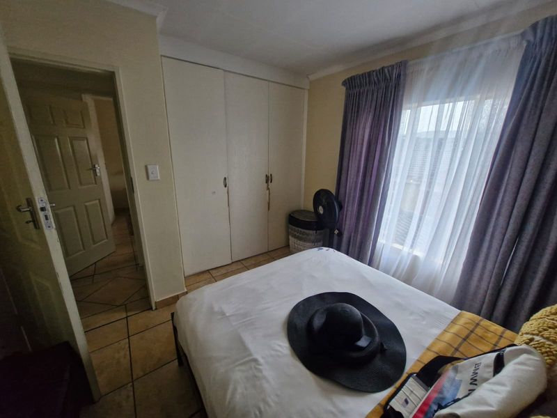 Townhouse Rental Monthly In Rustenburg - Photo 8