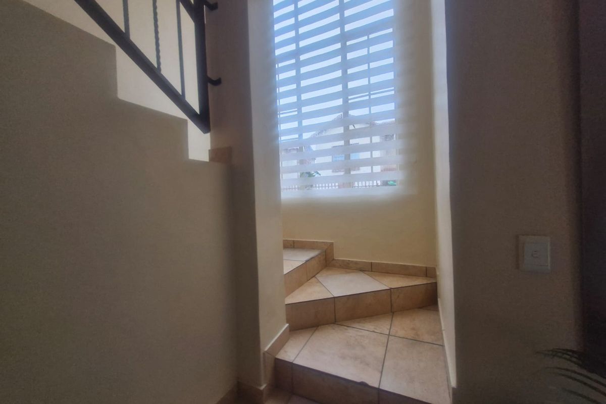 Townhouse Rental Monthly In Rustenburg - Photo 5