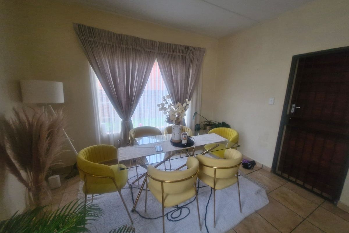 Townhouse Rental Monthly In Rustenburg - Photo 3