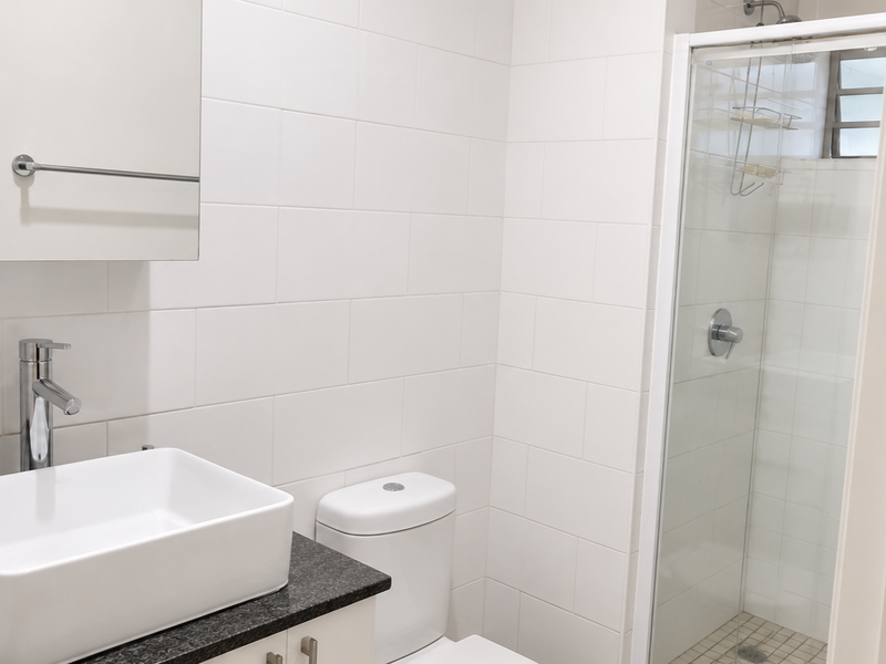One Bedroom Ground Floor Apartment - Photo 4