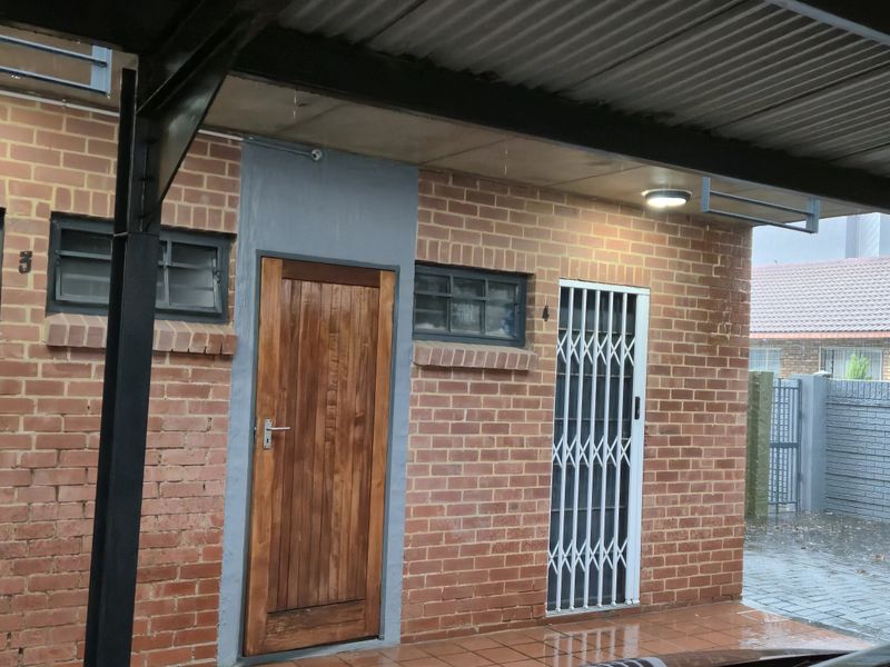 One Bedroom Ground Floor Apartment - Photo 1