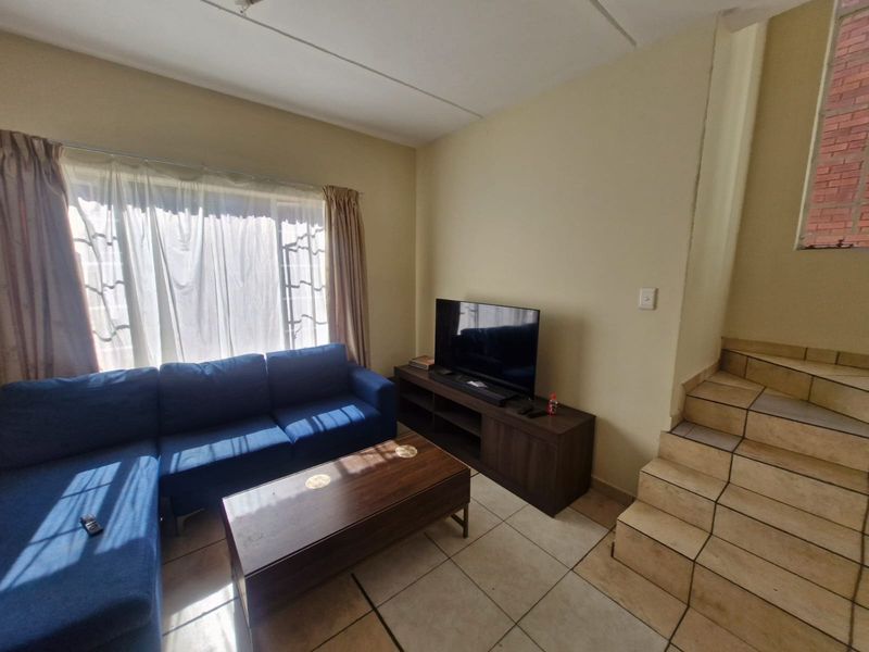 Townhouse Rental Monthly In Rustenburg - Photo 3