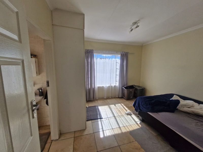 Townhouse Rental Monthly In Rustenburg - Photo 7