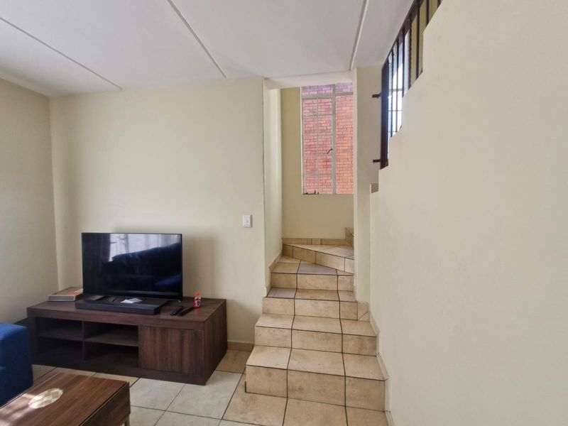 Townhouse Rental Monthly In Rustenburg - Photo 5