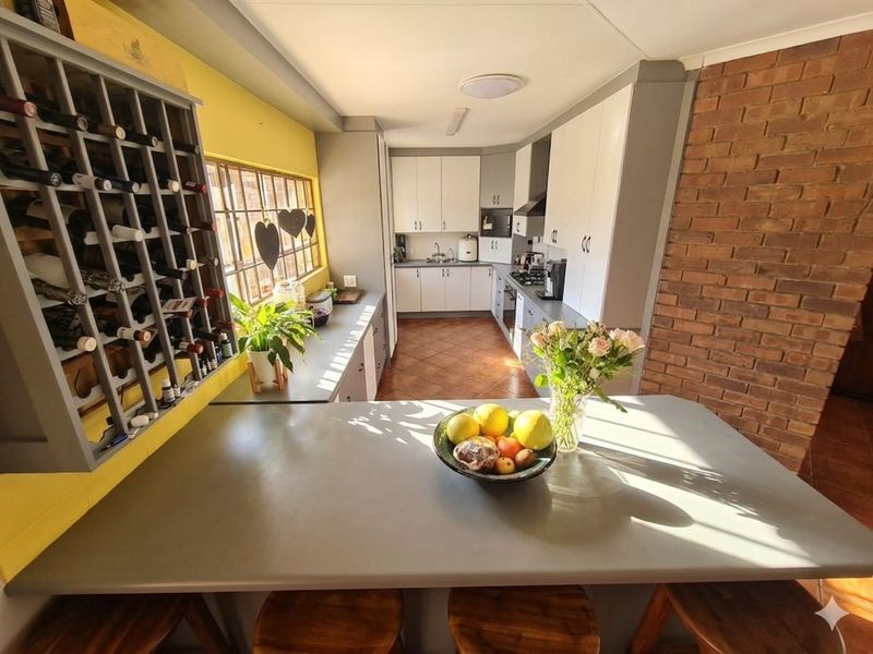 The Ultimate Family Haven: Space, Sustainability, and Endless Entertainment! - Photo 2