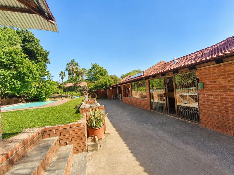 The Ultimate Family Haven: Space, Sustainability, and Endless Entertainment! - Photo 9