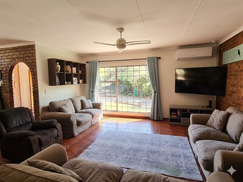 The Ultimate Family Haven: Space, Sustainability, and Endless Entertainment! - Photo 6