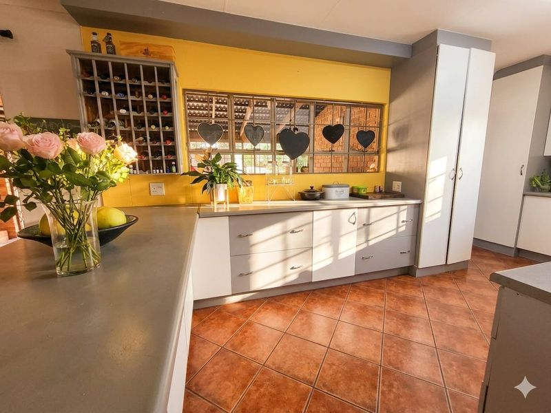 The Ultimate Family Haven: Space, Sustainability, and Endless Entertainment! - Photo 3