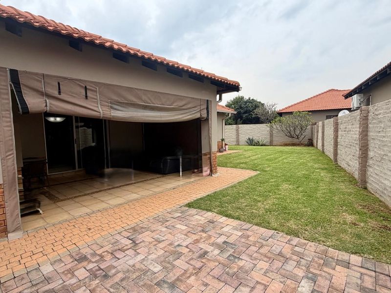House Pending Sale In Rustenburg - Photo 5