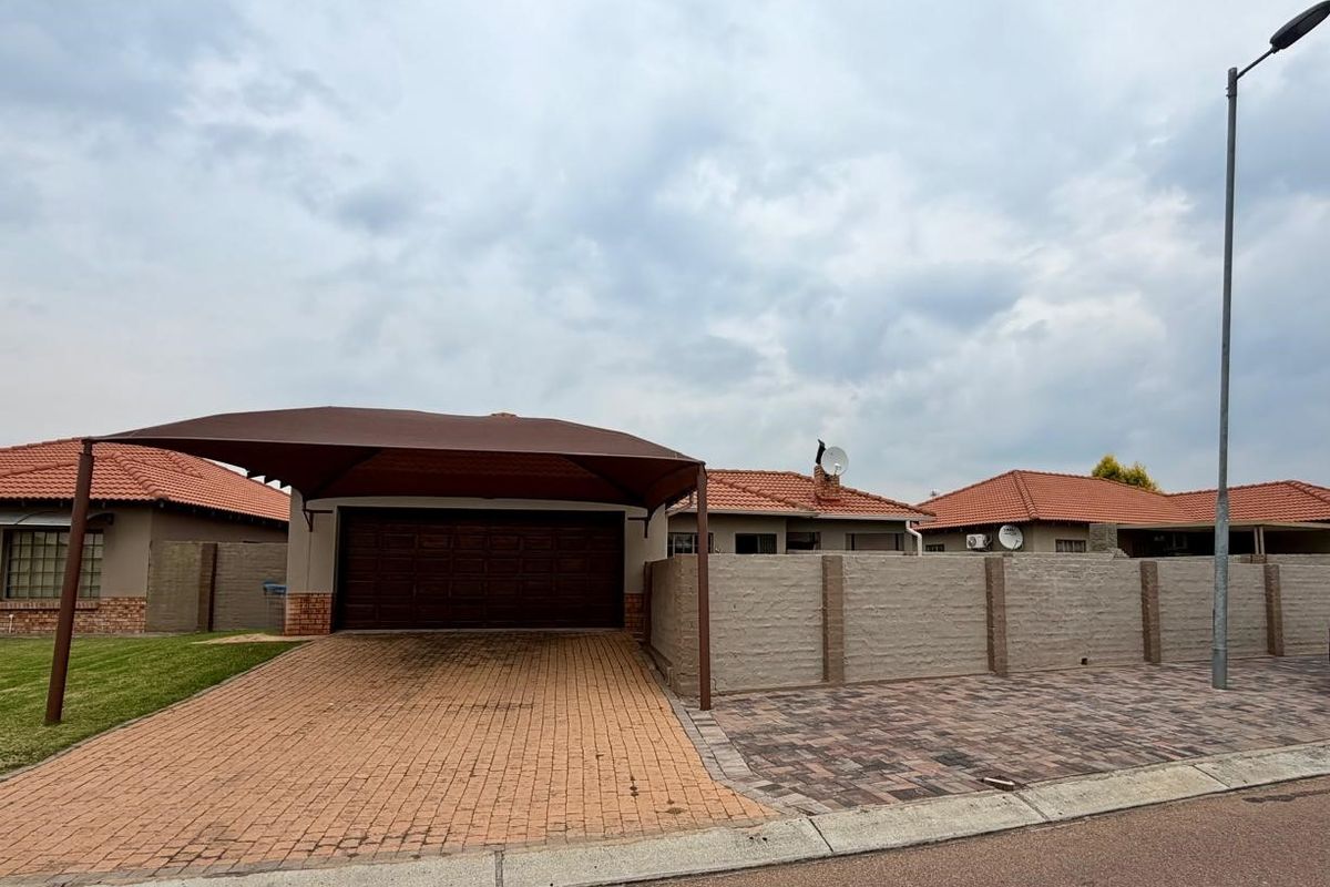 House Pending Sale In Rustenburg - Photo 3