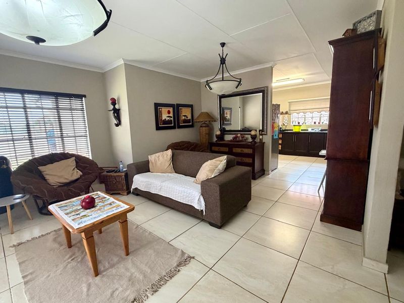 House Pending Sale In Rustenburg - Photo 7