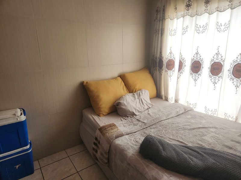 Beautiful Family Home In Paardekraal - Photo 7