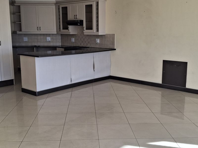 Modern 3-Bedroom Apartment in Prime Central Location - Photo 6