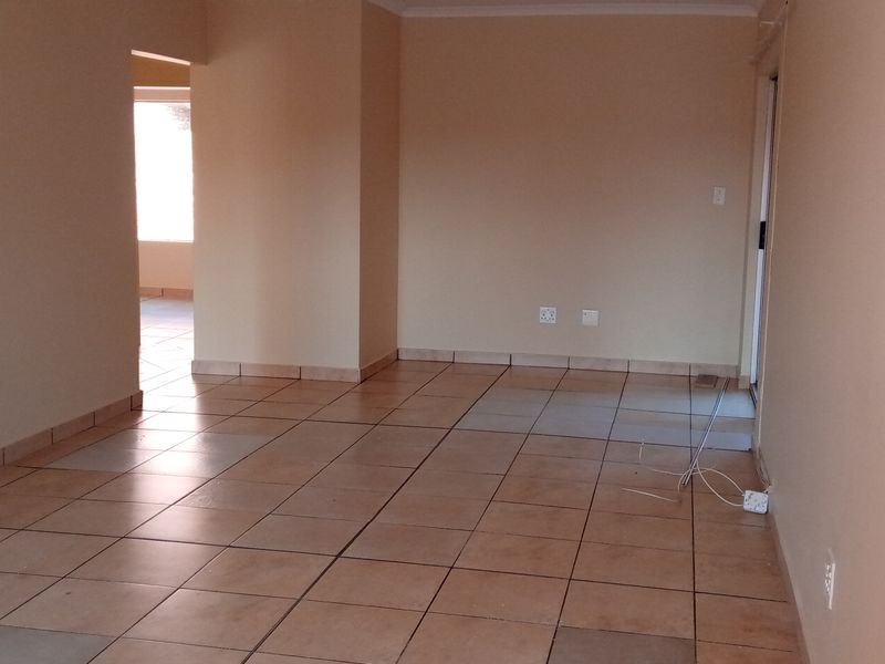Townhouse Rental Monthly In Rustenburg - Photo 1