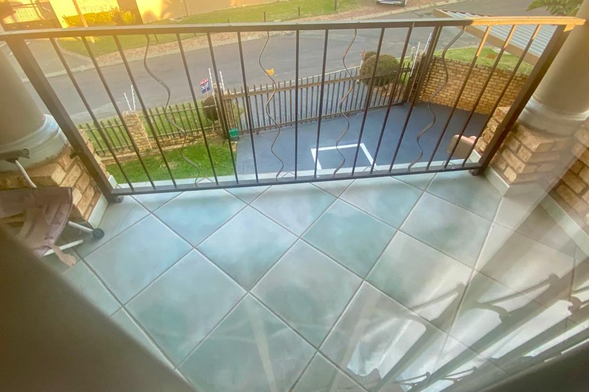 Location is just right!!! - Photo 3