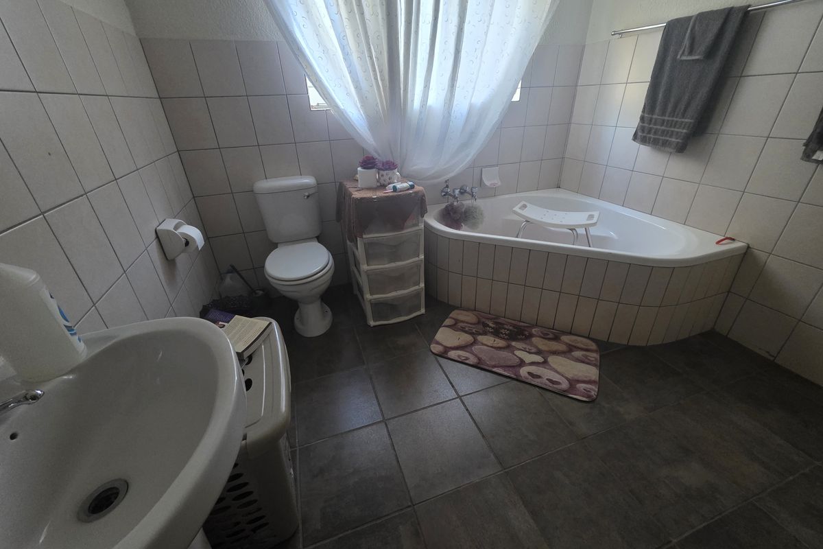 House For Sale In Rustenburg - Photo 4