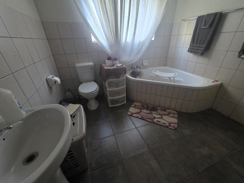 House For Sale In Rustenburg - Photo 4
