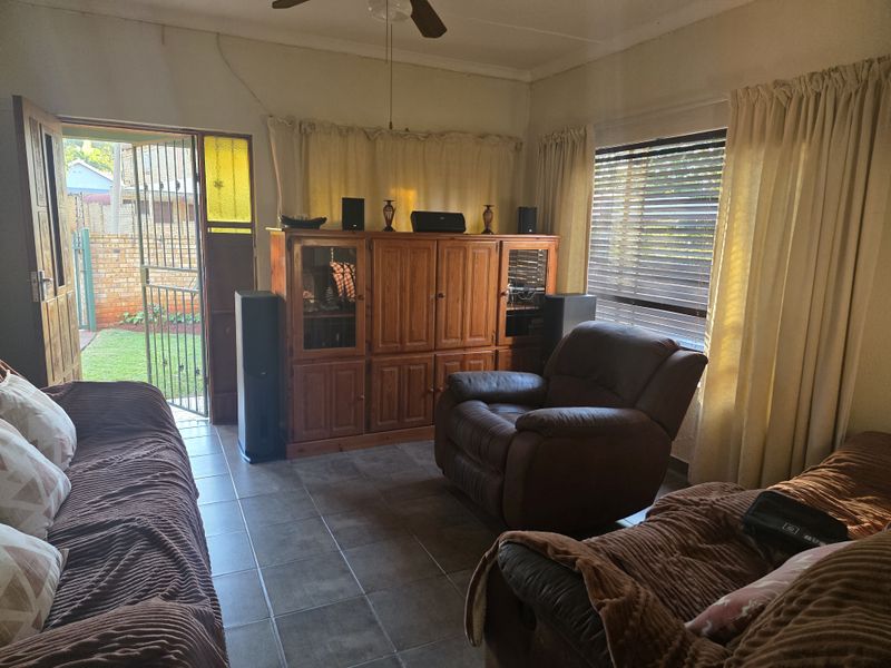 House For Sale In Rustenburg - Photo 10