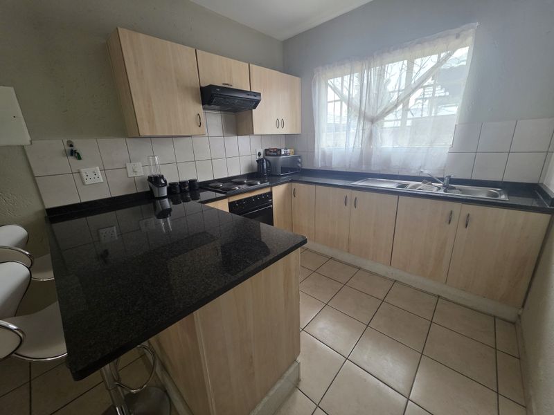 Flat For Sale In Rustenburg - Photo 4