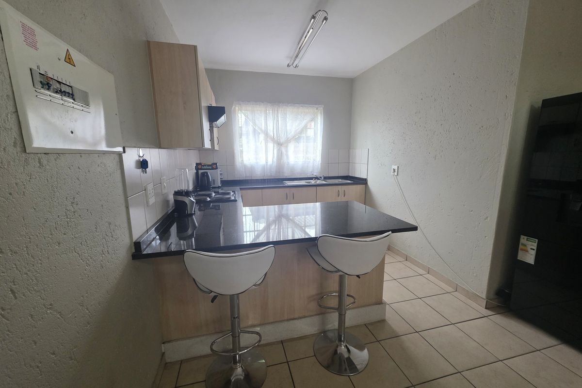 Flat For Sale In Rustenburg - Photo 3