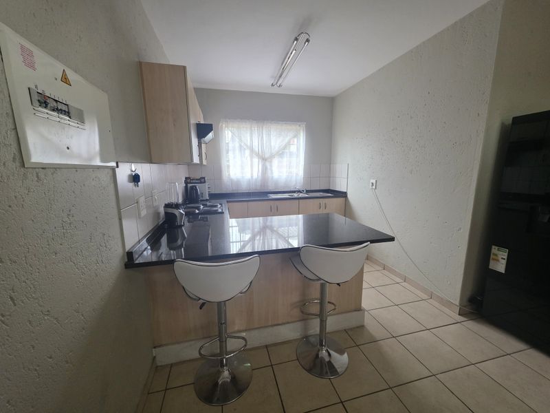 Flat For Sale In Rustenburg - Photo 3