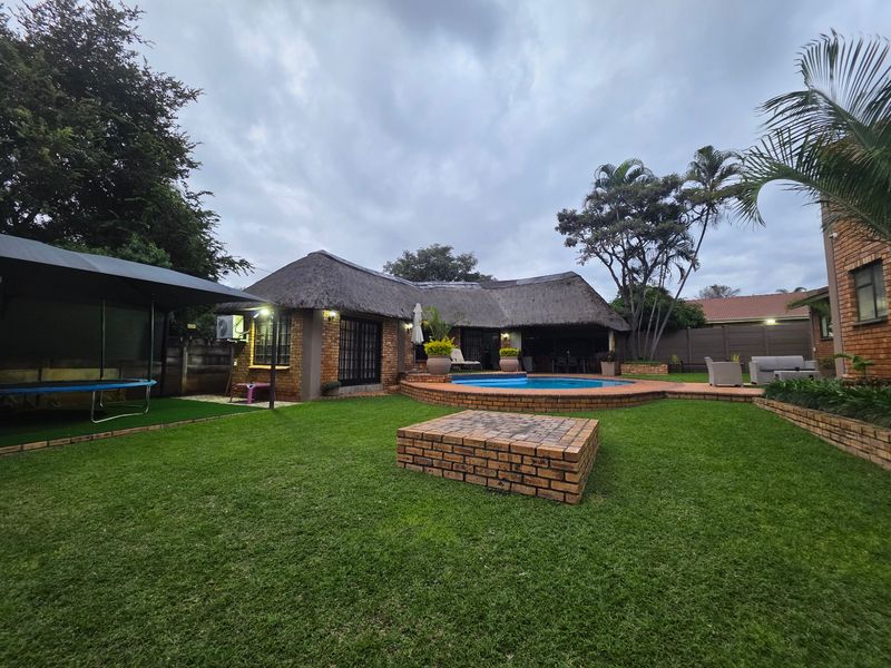 The Complete Package: 4-Bed Family Home with Pool, Flatlet, and Borehole! - Photo 7