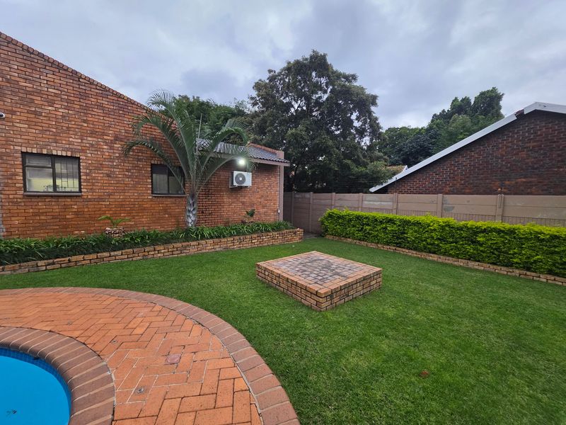 The Complete Package: 4-Bed Family Home with Pool, Flatlet, and Borehole! - Photo 6