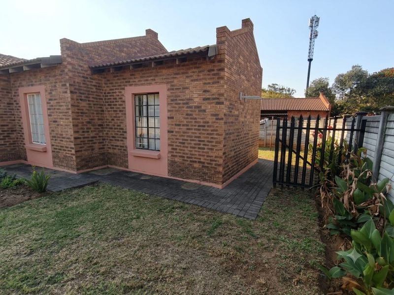 Charming 3-Bed Family Home with a Massive Wrap-Around Yard! - Photo 3
